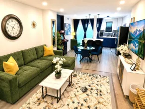 Spacious Home | Workspaces | Sleeps 10–12 | Comfy - Image 2