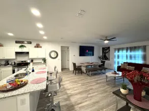 Spacious 5BR Home • Sleeps 10 • Fenced Yard - Image 5