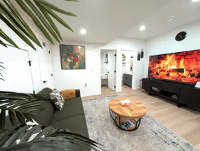 Luxury Guest Suite in Calgary - Image 2