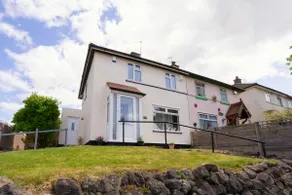 Spacious Family Retreat – 3BR & Parking - Image 4