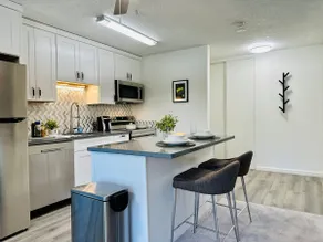 Modern 1BR Condo in Concord | Full Kitchen | AC - Image 5