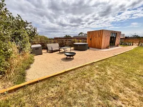 The Willows Hut - with hot tub - Hillside Huts - Image 4