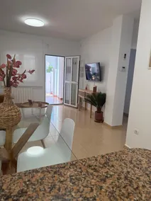 Villa with heated pool next to the sea - Image 5