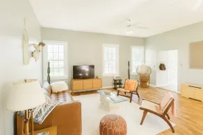 Charming Wine Country Retreat | Unique Stay for 6 - Image 3