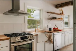 The Lake House w/ Kayaks, Bikes on the waterfront - Image 4
