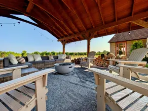 6BR/3BA Rustic Bliss Among the Vines - Image 2