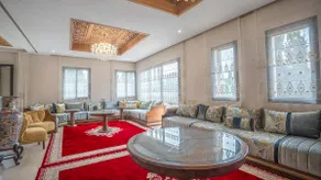 Beautiful villa with swimming pool 7 min to the city center - Image 3