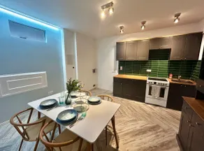 Modern apartment with parking & Wi-Fi - Image 3