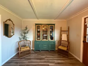 Cozy Hilltop Cottage - Image 5