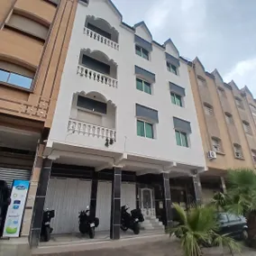 ́ATlas LUXuryREtrt 1st flr+A/C+gym+Ntflix+Parking - Image 3