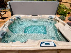 Vortex Hiking House: Views Galore &Private Hot Tub - Image 4