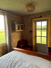 Cozy wooden cottage - Image 5