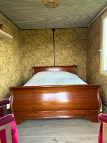 Cozy wooden cottage - Image 4