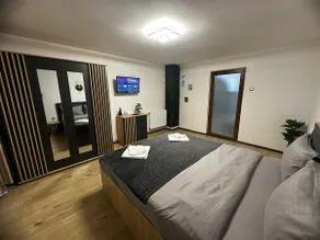 Central Studio - Image 2