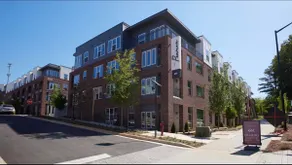 Luxe Corner Loft| 2BD| Pool/Resort| Near Beltline - Image 3