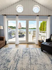 Cozy Waterfront Lake House: 5 mins from ski slopes - Image 4