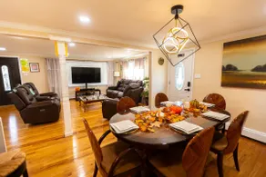 • Large home with 5 rooms and backyard space - Image 5
