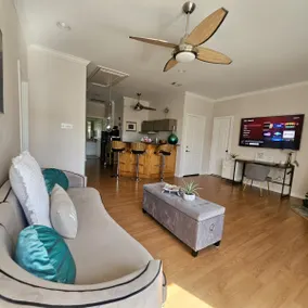 Large Suite- Scenic Balcony - Image 3