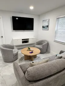 Comfy two bedroom .5 minutes from the Beach. - Image 3