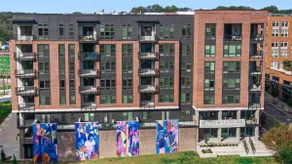 Landing | Amazing 1BD, Yoga Studio, Gym - Image 4