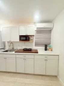 Family 2BR Retreat Near Beaches - Image 2