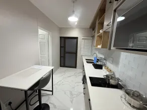 Self catering-own entry,free parking near Westlane - Image 4