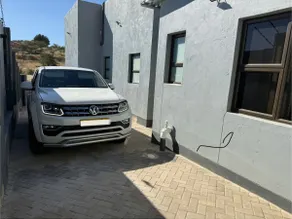 Self catering-own entry,free parking near Westlane - Image 3