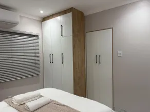 Self catering-own entry,free parking near Westlane - Image 5