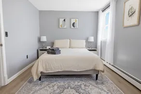 Stylish 3BR Apt, Free parking, Airport & Boston - Image 2