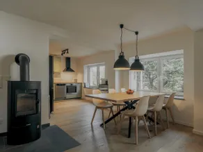 Fox Den, no stairs with fireplace & garden - Image 3