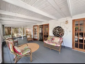 Breezy cottage by the sea - Image 5