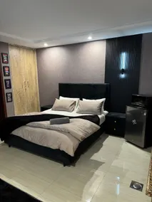 Trendy Netflix Studio Gulberg Heights ISB - Image 2