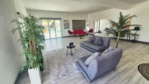 Luxury Studio Apartment with Terrace - Image 5