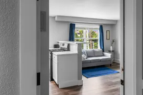 Hotel-Style Apartment in Kansas City - Image 5