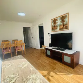 Villa with rear garden - Image 3