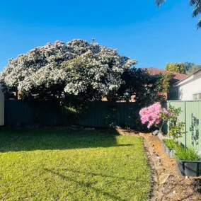 Villa with rear garden - Image 4