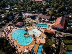 Mobile home - 8 people - 10 m from the pools - Image 4