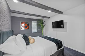 Luxury 5BR Cincinnati Home + Gym - Image 4