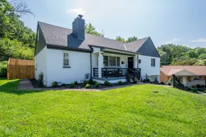 Luxury 5BR Cincinnati Home + Gym - Image 2