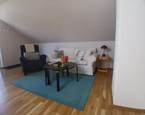 Cozy loft apartment with private porch - Image 4