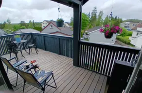 Cozy loft apartment with private porch - Image 2