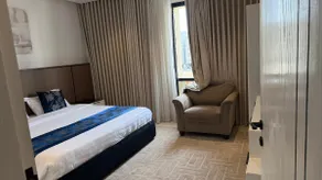 A special room and lounge overlooking the garden - Image 4