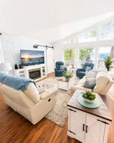 Lakefront-4BD/2BA/Private Dock/Decks/Firepit-10PP - Image 2
