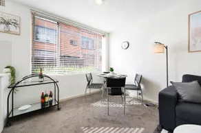 Cozy apartment hidden gem in Glebe, City fringe - Image 4