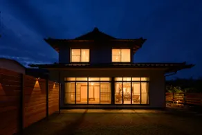 Jugoya Villa: A soothing house that blends tradition and modernity. Maximum 13 guests. Roofed BBQ. Families welcome - Image 2