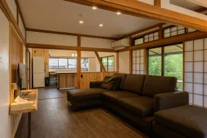 Jugoya Villa: A soothing house that blends tradition and modernity. Maximum 13 guests. Roofed BBQ. Families welcome - Image 3