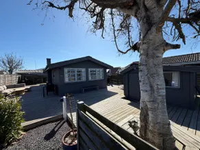 Lovely Cottage Near Beautiful Bathing Beach - Image 2