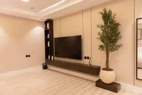 Spacious studio with outdoor seating - Image 5