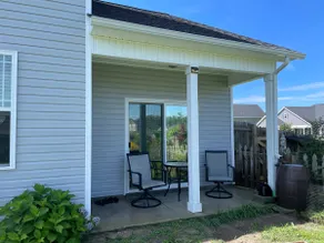 Corner House in Hunters Creek - Image 5