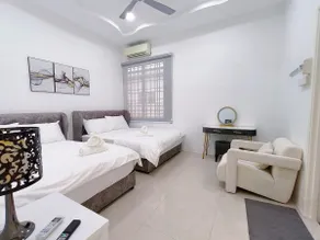 Luxpro Private Pool Bungalow Seremban - Image 5